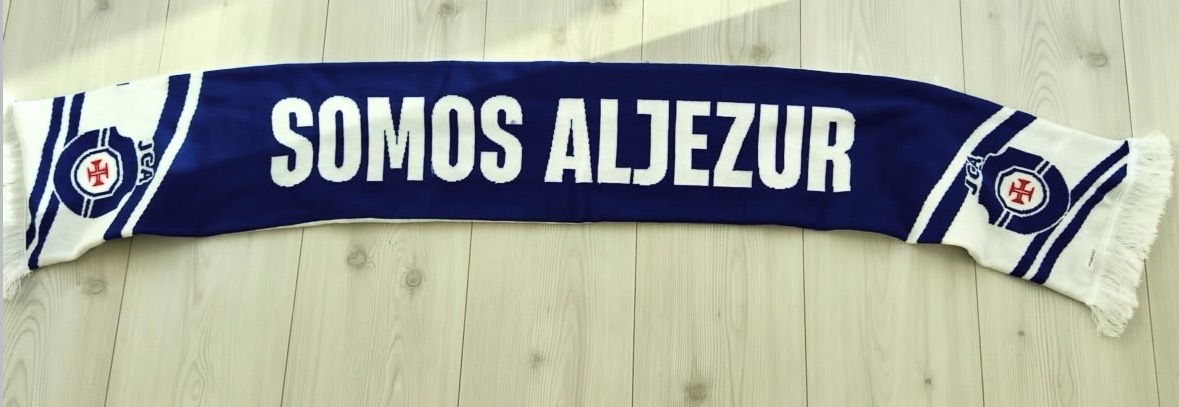 Cachecol Oficial JCA — detalhe 1